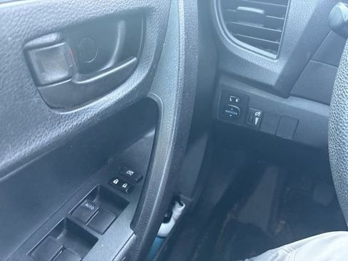 Used 2015 Toyota Corolla L image 17