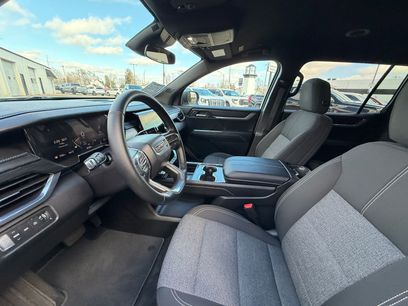 Used 2025 GMC Acadia Elevation