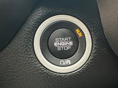 Used 2025 RAM 1500 Laramie image 23