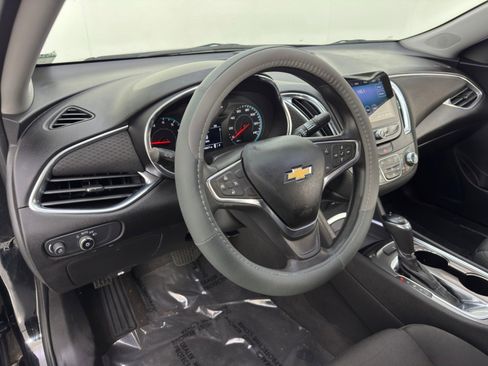 Used 2019 Chevrolet Malibu LT image 12