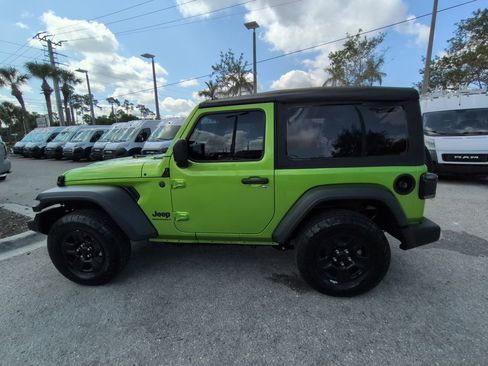 Used 2025 Jeep Wrangler Sport AWD/4WD image 8