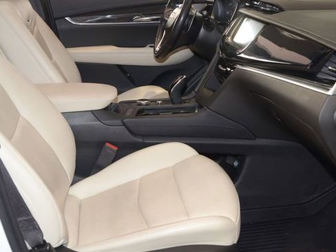 Used 2023 Cadillac XT6 Sport w/ Technology Package image 10