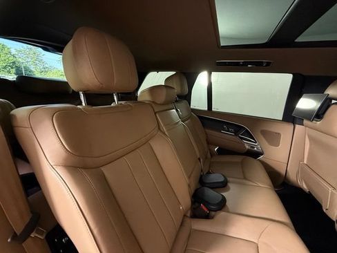 Used 2023 Land Rover Range Rover Long Wheelbase SE AWD/4WD image 45