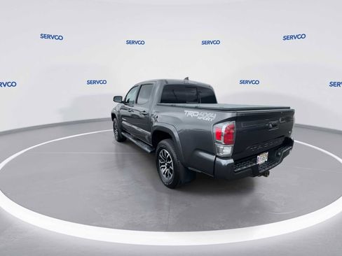 Used 2020 Toyota Tacoma TRD Sport w/ TRD Premium Sport Package AWD/4WD image 6