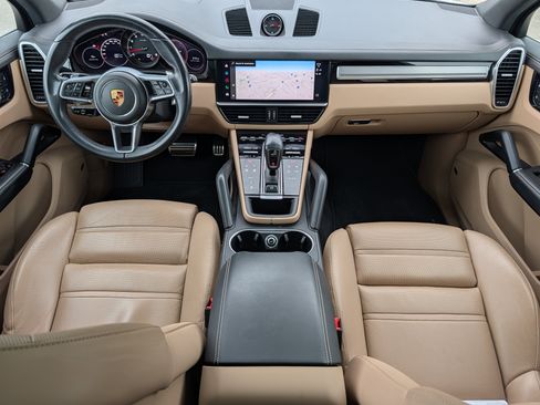 Used 2023 Porsche Cayenne S Platinum AWD/4WD image 10