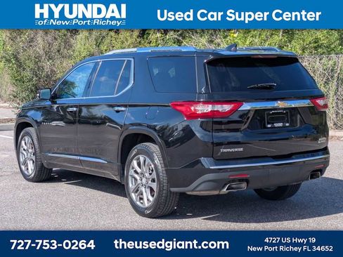 Used 2018 Chevrolet Traverse Premier w/ Driver Confidence II Package FWD image 3