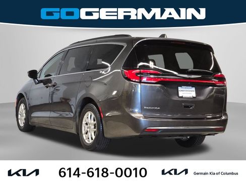 Used 2022 Chrysler Pacifica Touring-L FWD image 10