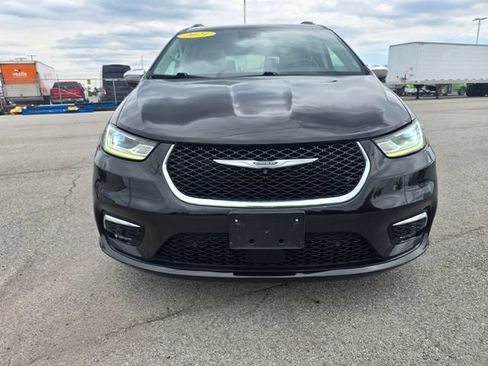 Used 2021 Chrysler Pacifica Limited w/ Premium & Safety Sphere Group AWD/4WD image 8