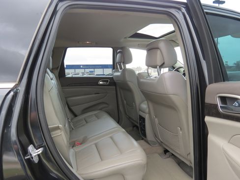 Used 2012 Jeep Grand Cherokee Laredo image 36