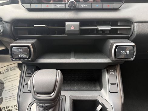 Used 2026 Toyota RAV4 SE w/ Convenience Package FWD image 9