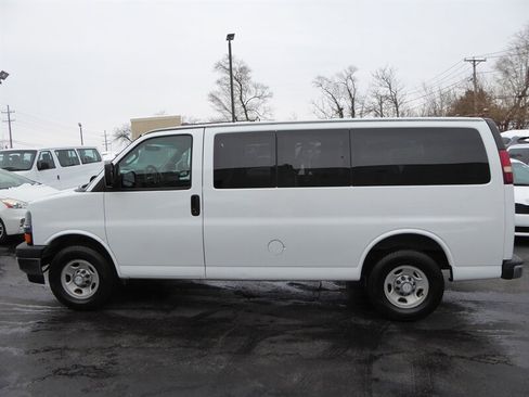 Used 2017 Chevrolet Express 2500 LT w/ LT Preferred Equipment Group image 4