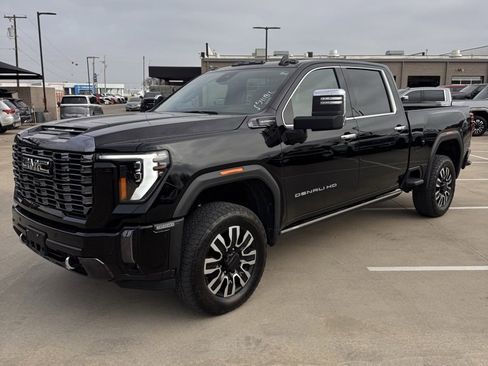 Used 2024 GMC Sierra 3500 Denali Ultimate image 3