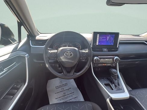 Used 2025 Toyota RAV4 XLE w/ Convenience Package FWD image 12