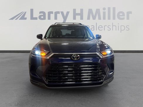 Certified 2026 Toyota Grand Highlander XLE FWD image 8