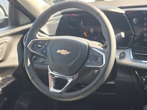 Certified 2025 Chevrolet Trax LT w/ Driver Confidence Package image 25