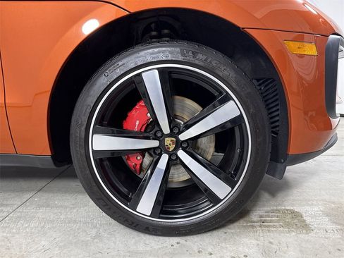 Certified 2023 Porsche Macan S image 15