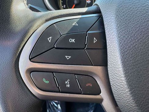 Used 2022 Jeep Cherokee Limited image 20