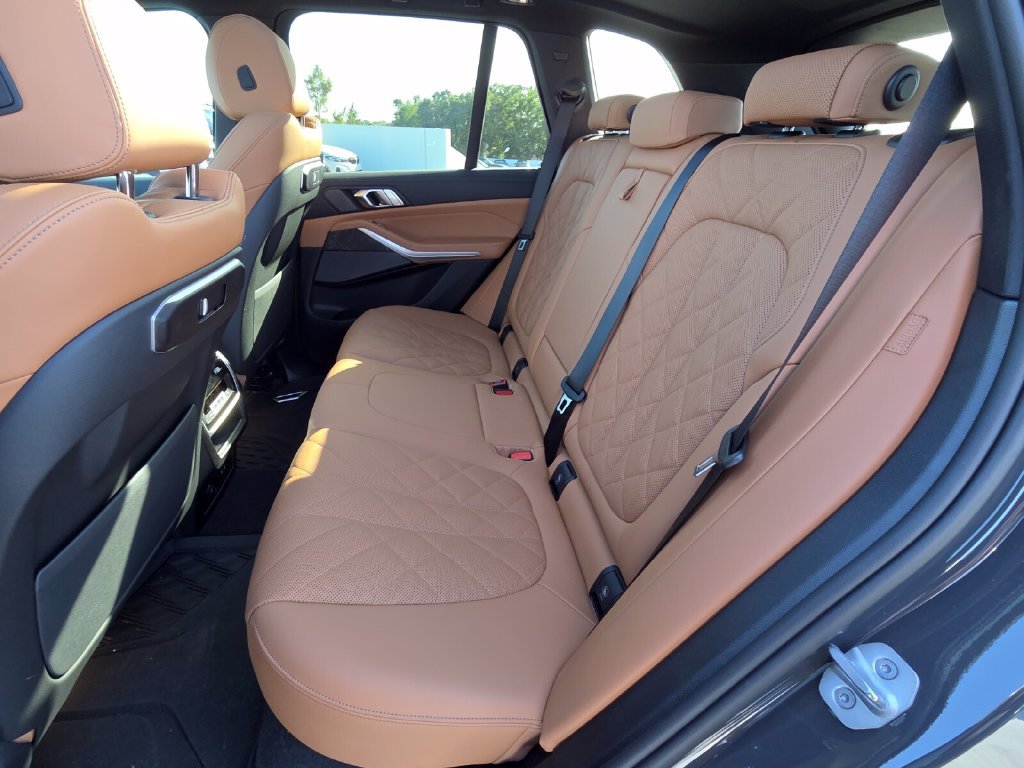 Certified 2026 BMW X5 sDrive40i w/ M Sport Package RWD image 14