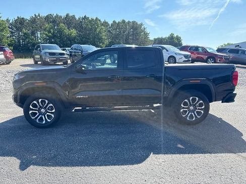 Used 2024 GMC Canyon AT4 w/ AT4 Premium Package AWD/4WD image 9