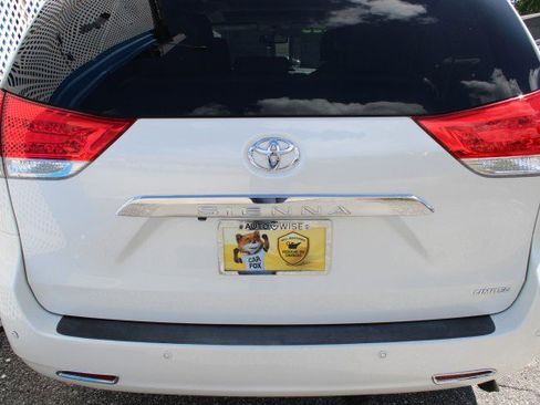 Used 2014 Toyota Sienna Limited w/ Limited Premium Package image 6