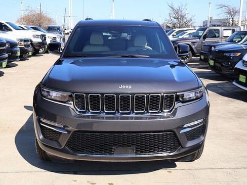 Used 2024 Jeep Grand Cherokee Limited image 2