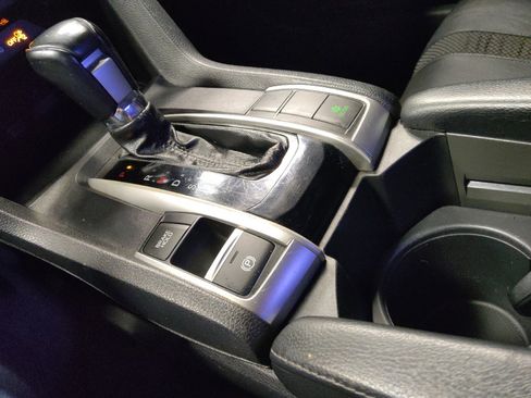 Used 2019 Honda Civic EX-L image 26