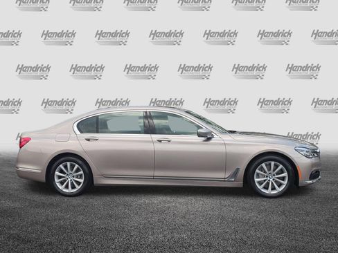 Used 2018 BMW 750i xDrive AWD/4WD image 11