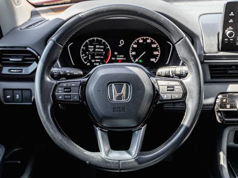 Used 2025 Honda Pilot Touring image 14