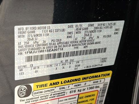 Used 2025 Ford Expedition Platinum image 32