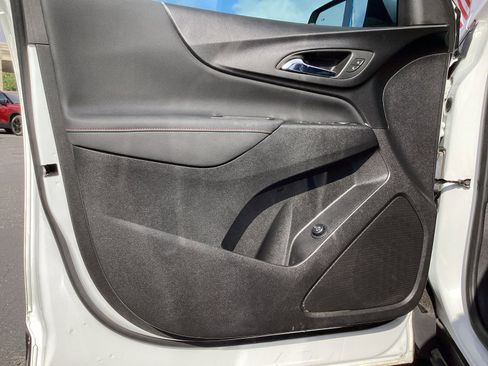 Used 2023 Chevrolet Equinox RS image 33