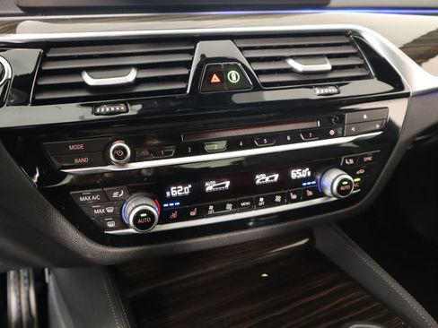 Used 2017 BMW 540i xDrive image 8