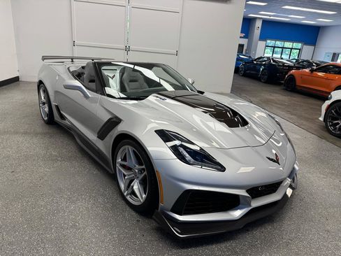 Used 2019 Chevrolet Corvette ZR1 RWD image 5