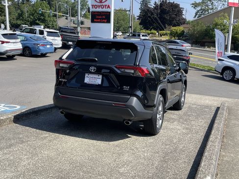 Certified 2025 Toyota RAV4 XLE AWD/4WD image 7