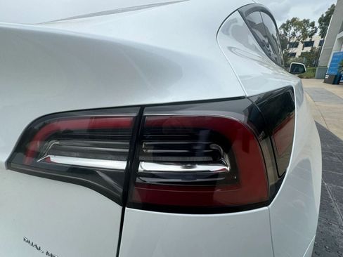 Used 2023 Tesla Model Y Long Range AWD/4WD image 25