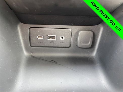 Used 2024 GMC Terrain SLE image 21