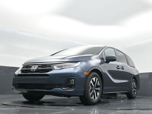 Certified 2025 Honda Odyssey EX-L image 8