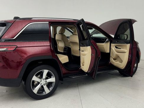 Used 2022 Jeep Grand Cherokee Limited RWD image 13