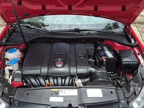 Used 2013 Volkswagen Golf 4-Door FWD image 9