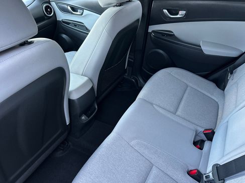 Used 2023 Hyundai Kona SE w/ Cargo Package image 12