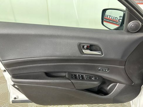 Used 2020 Acura ILX FWD image 10