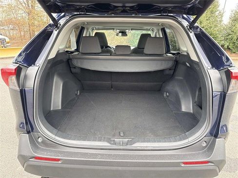 Used 2025 Toyota RAV4 XLE image 12
