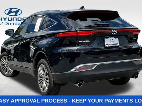 Used 2023 Toyota Venza XLE AWD/4WD image 5