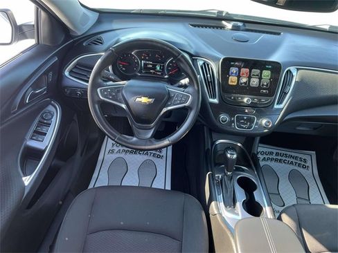 Used 2018 Chevrolet Malibu LT image 13