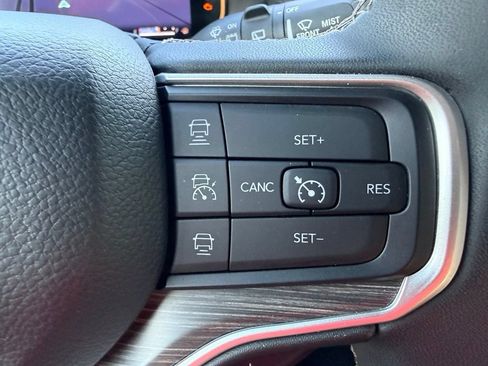 Used 2024 Jeep Wagoneer Series II AWD/4WD image 27
