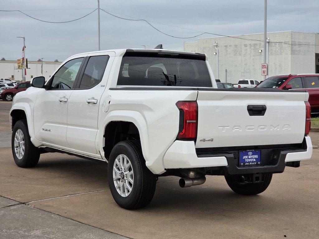 Used 2024 Toyota Tacoma SR5 AWD/4WD image 7