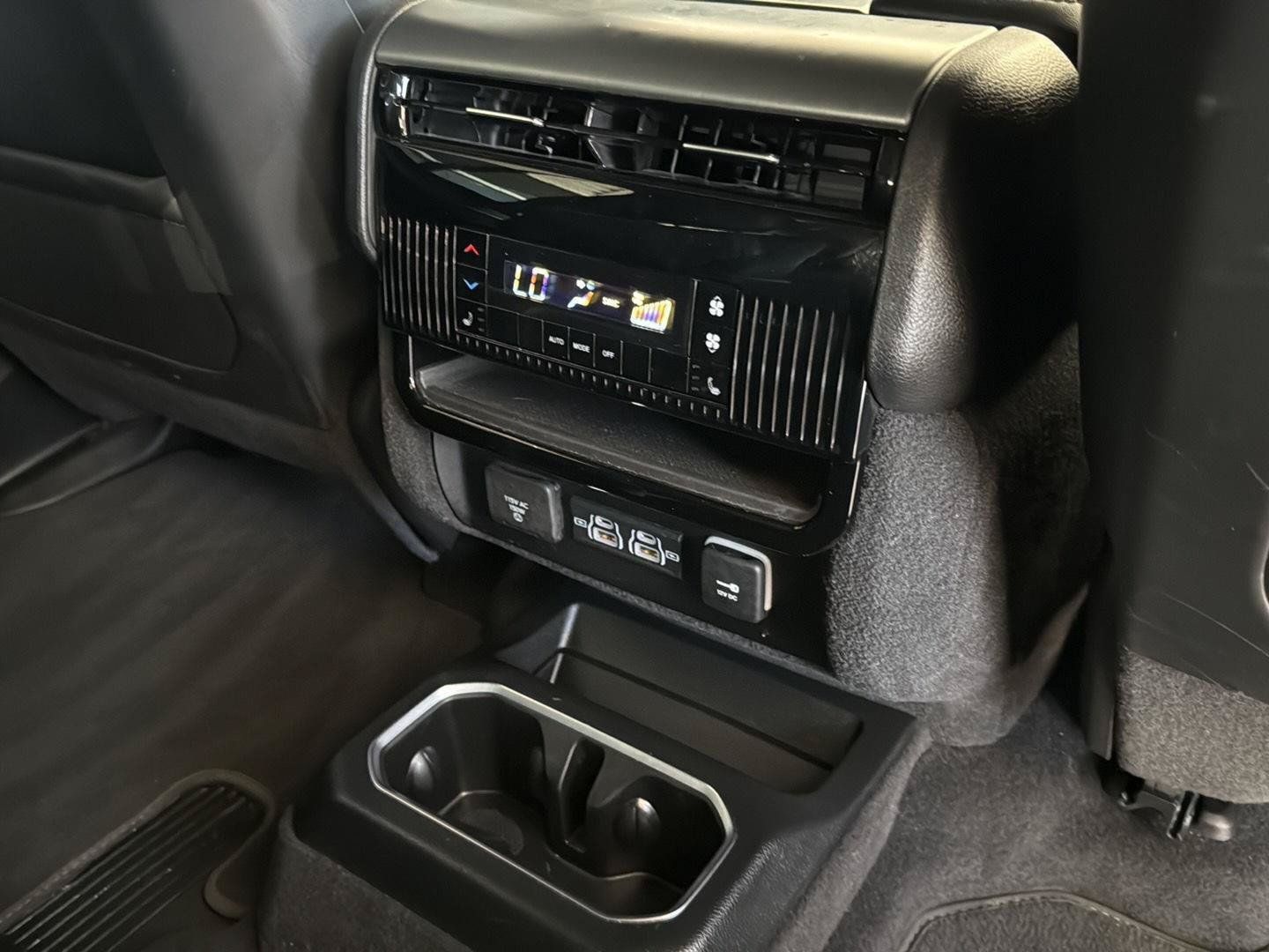 Used 2023 Jeep Wagoneer Series II AWD/4WD image 36