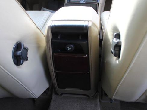 Used 2014 Volvo XC90 3.2 w/ Climate Package image 28