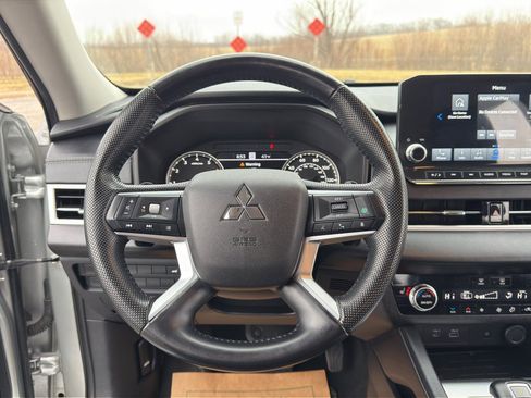Used 2022 Mitsubishi Outlander SEL image 28