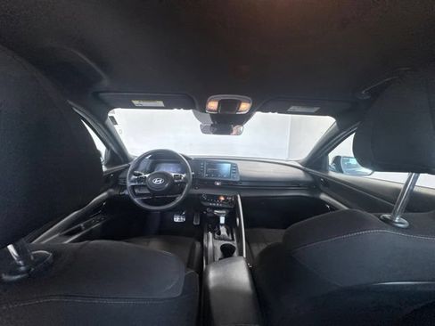 Used 2025 Hyundai Elantra Sport FWD image 18