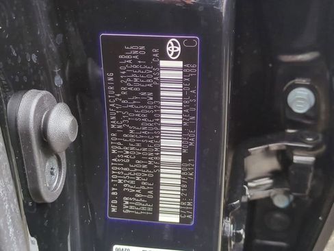 Used 2025 Toyota Corolla LE image 35